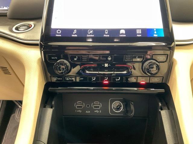 new 2025 Jeep Grand Cherokee car, priced at $47,164