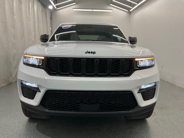 new 2025 Jeep Grand Cherokee car, priced at $47,164