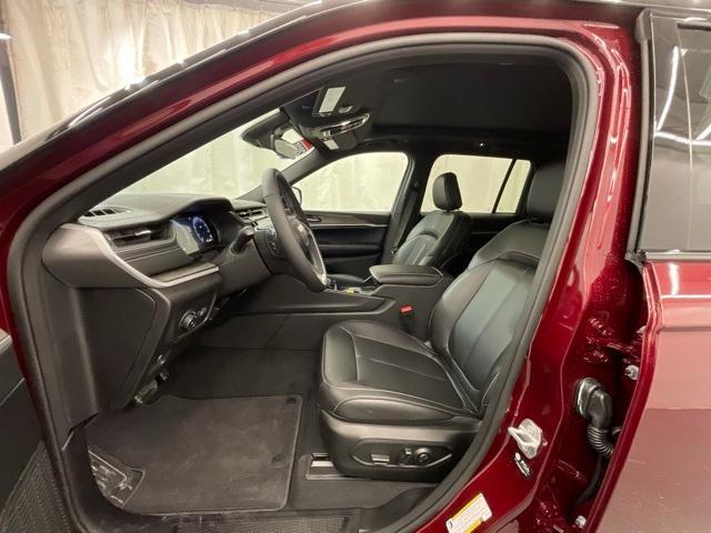 new 2025 Jeep Grand Cherokee car, priced at $46,926