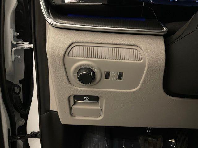 new 2026 Jeep Grand Wagoneer L car, priced at $98,083