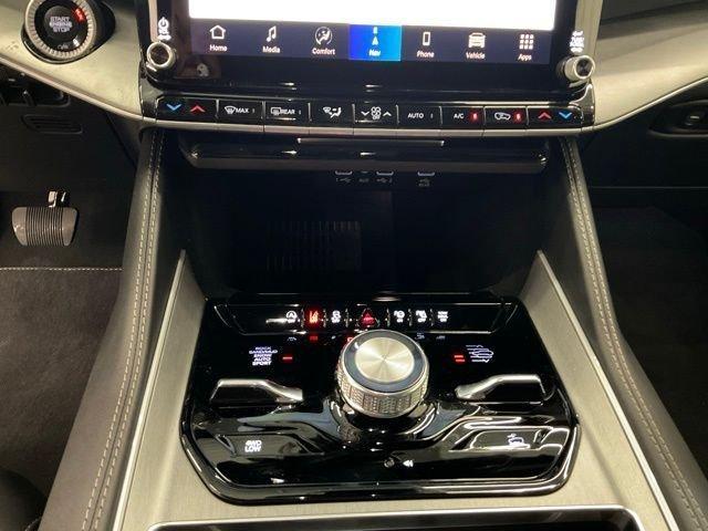 new 2026 Jeep Grand Wagoneer L car, priced at $81,561