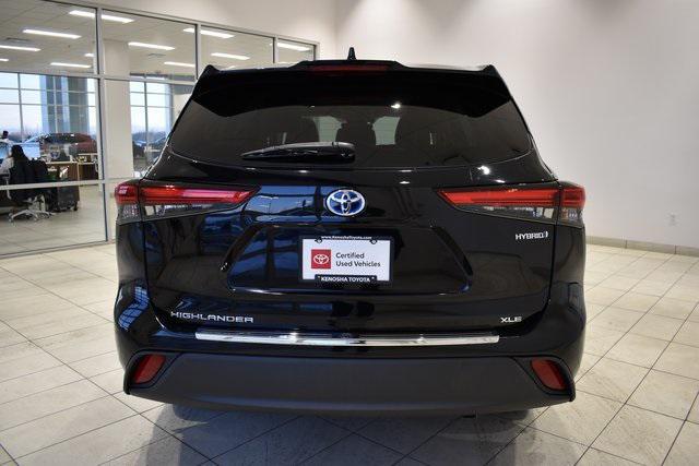 used 2021 Toyota Highlander Hybrid car, priced at $29,498