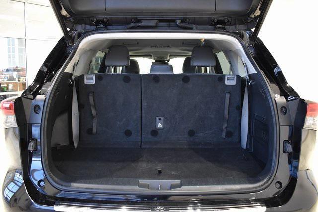 used 2021 Toyota Highlander Hybrid car, priced at $29,498