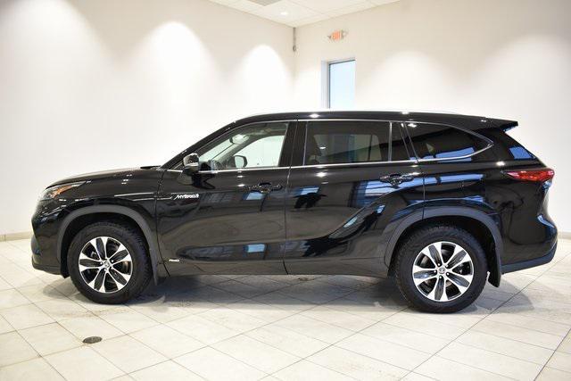 used 2021 Toyota Highlander Hybrid car, priced at $29,498