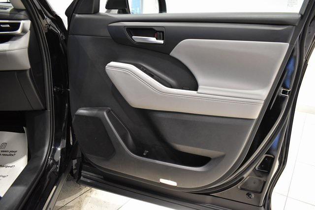 used 2021 Toyota Highlander Hybrid car, priced at $29,498