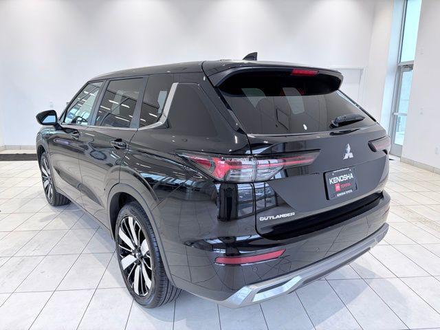 used 2025 Mitsubishi Outlander car, priced at $27,498