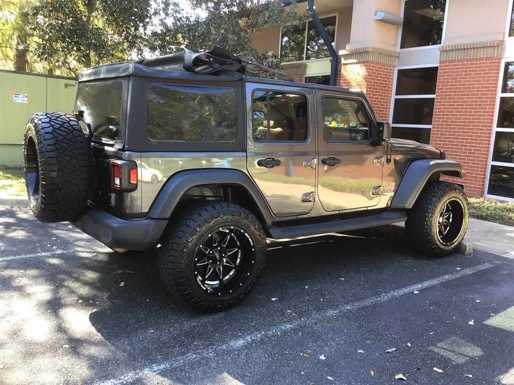 used 2018 Jeep Wrangler Unlimited car, priced at $27,995