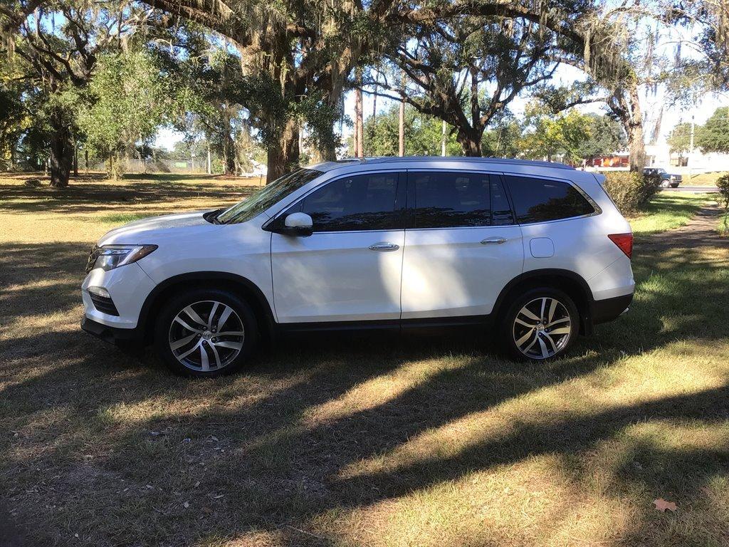 used 2017 Honda Pilot car, priced at $15,995