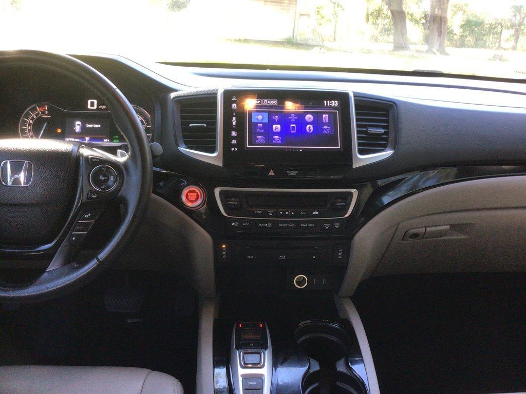 used 2017 Honda Pilot car, priced at $15,995