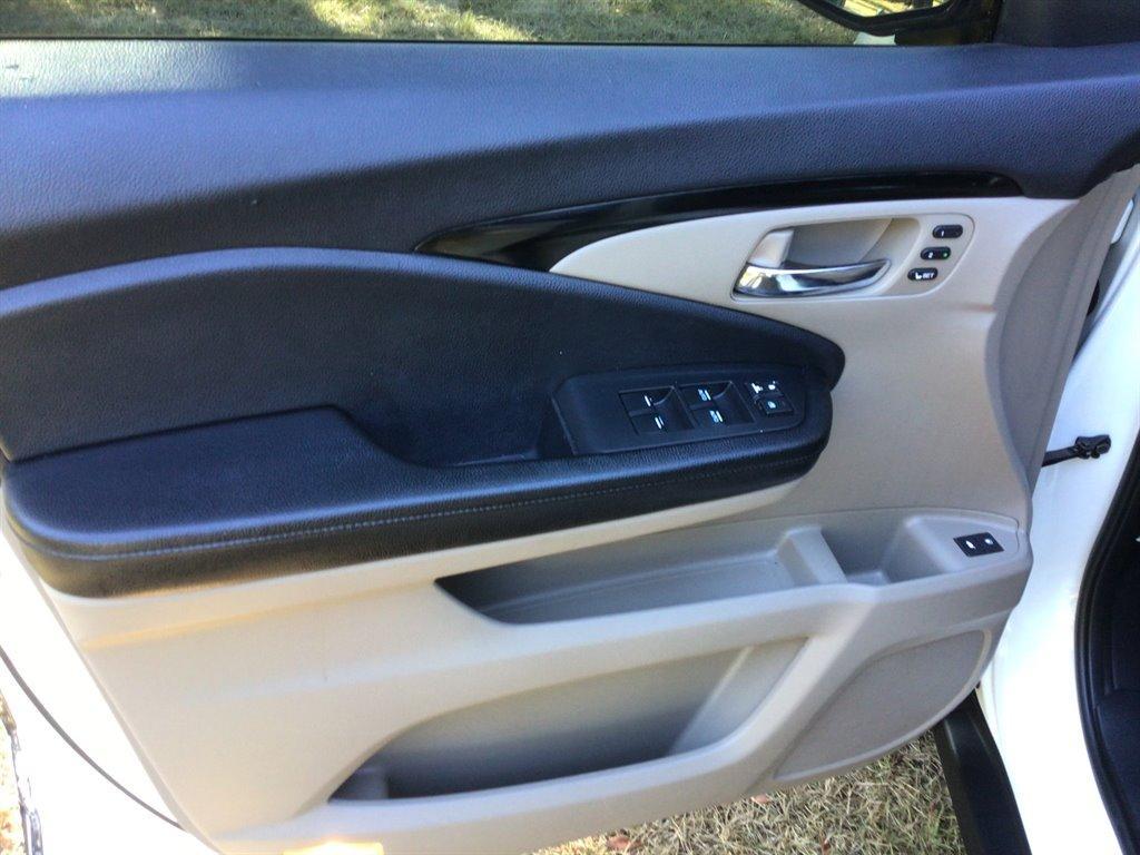 used 2017 Honda Pilot car, priced at $15,995