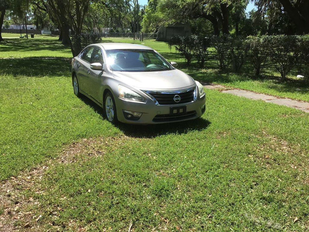 used 2013 Nissan Altima car, priced at $7,995
