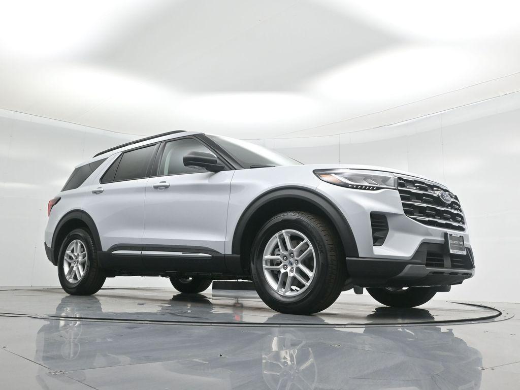 new 2025 Ford Explorer car, priced at $39,645