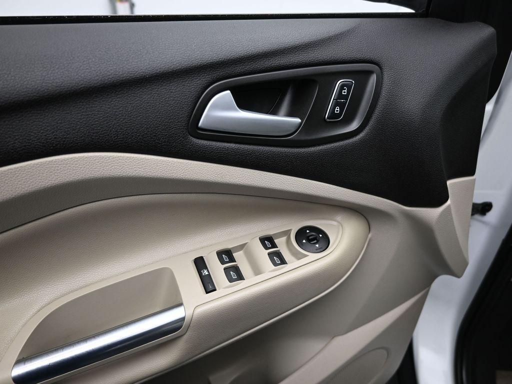 used 2015 Ford Escape car, priced at $5,500