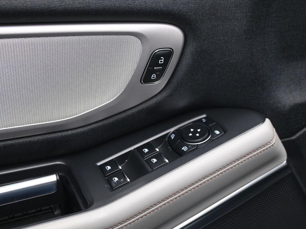 used 2025 Ford Expedition car, priced at $59,300