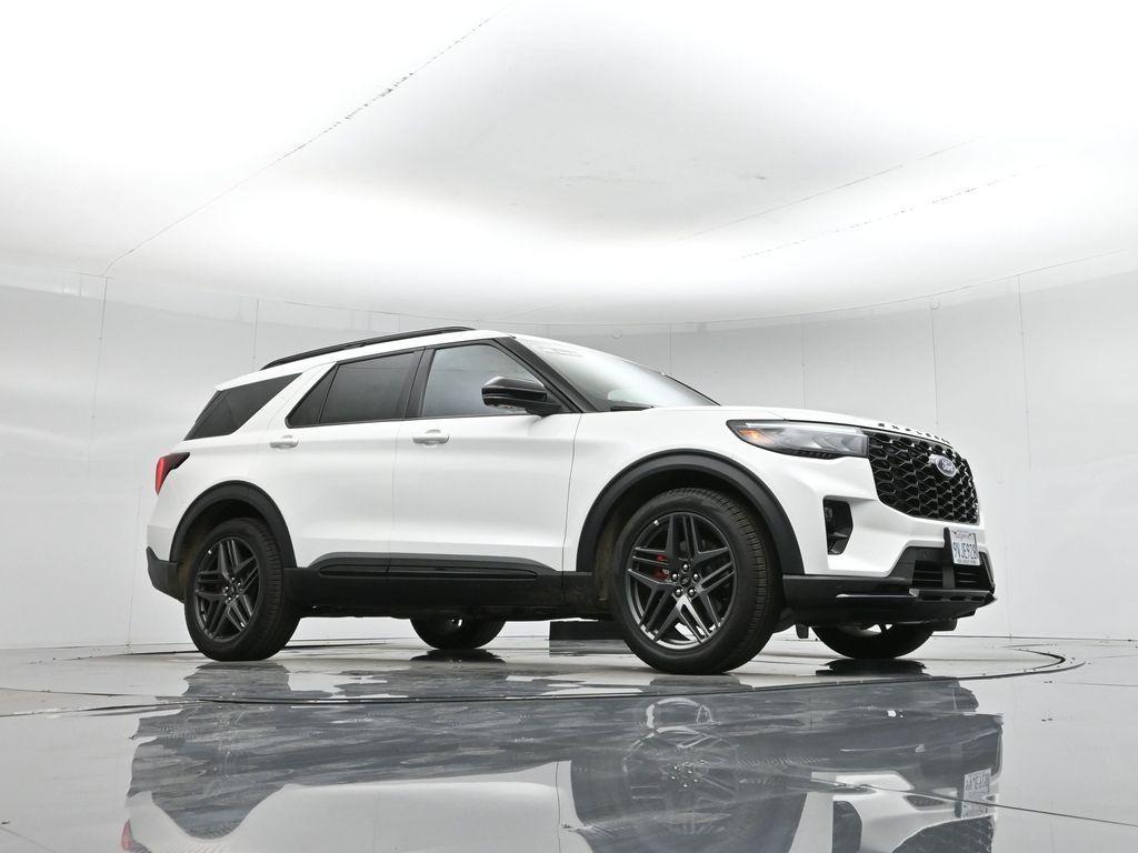 new 2025 Ford Explorer car, priced at $59,225