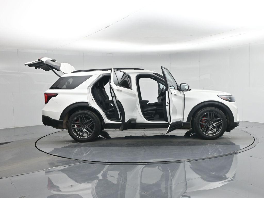 new 2025 Ford Explorer car, priced at $59,225
