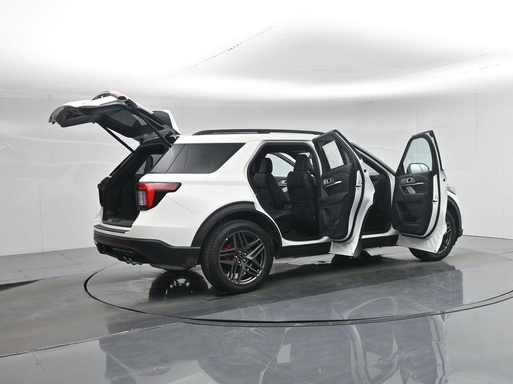 new 2025 Ford Explorer car, priced at $59,225