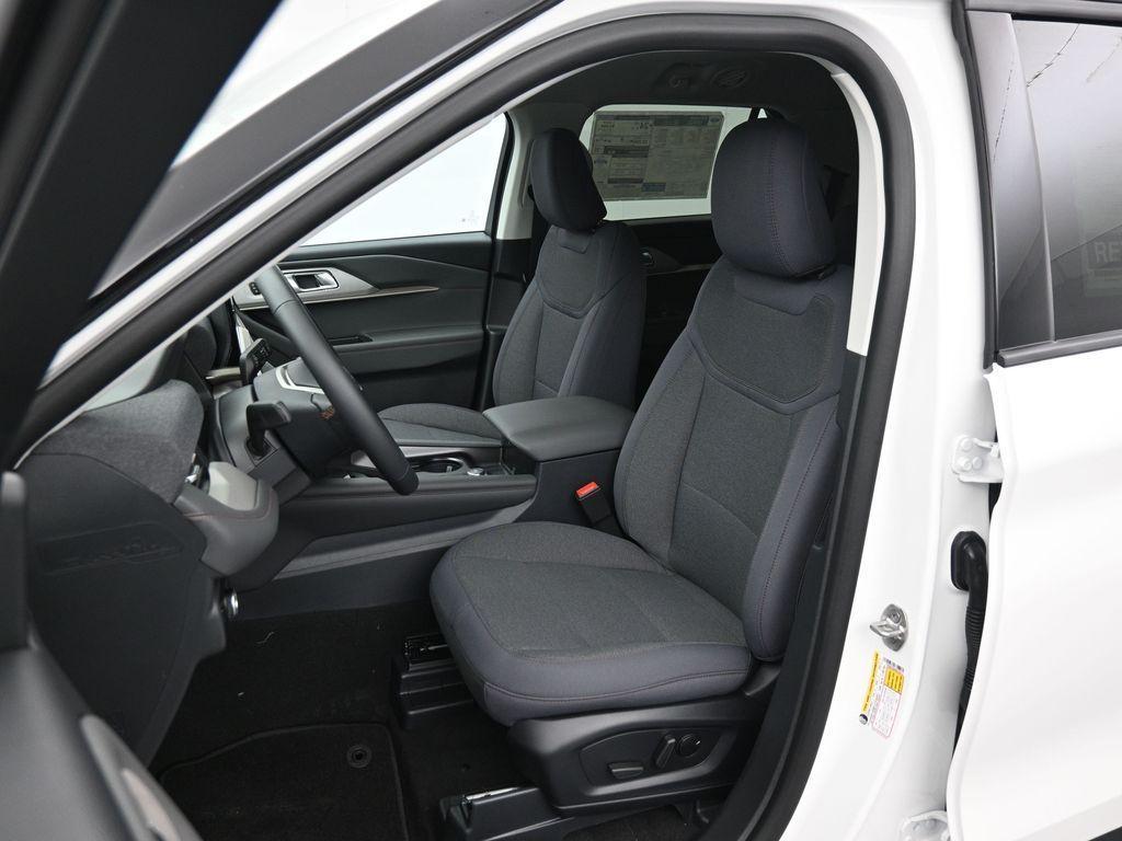 new 2025 Ford Explorer car, priced at $42,940