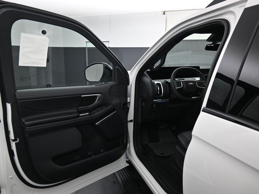 new 2025 Ford Expedition Max car, priced at $86,560