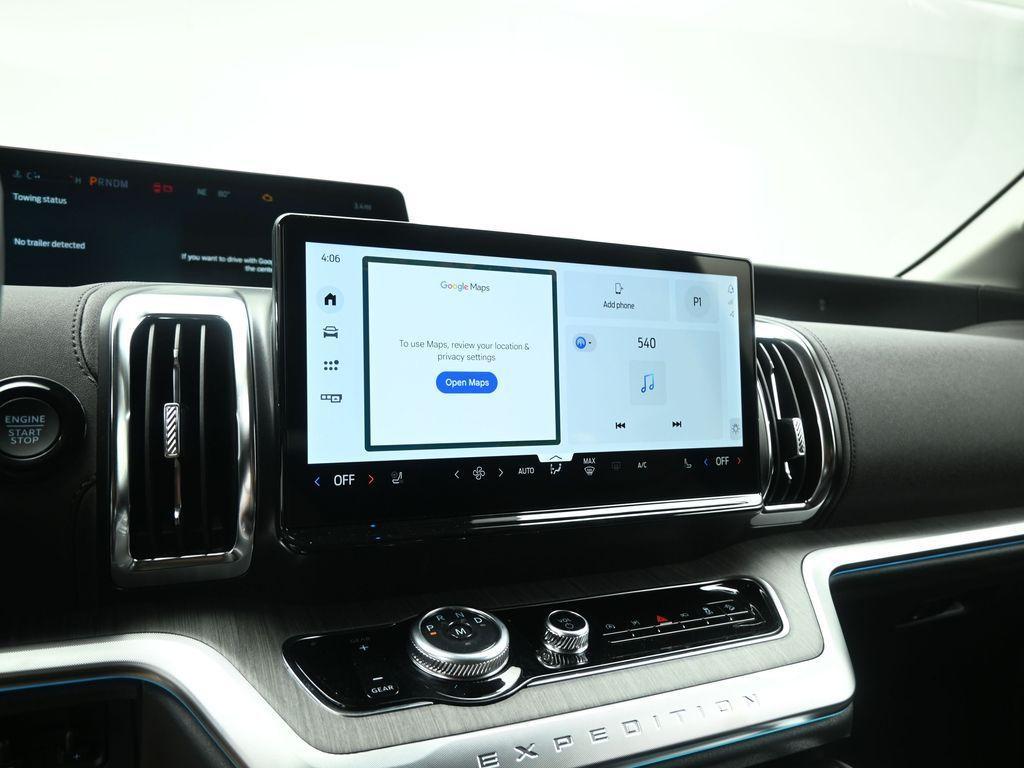 new 2025 Ford Expedition car, priced at $90,905