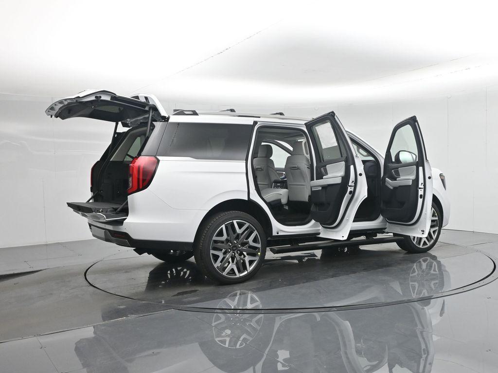 new 2025 Ford Expedition car, priced at $91,290