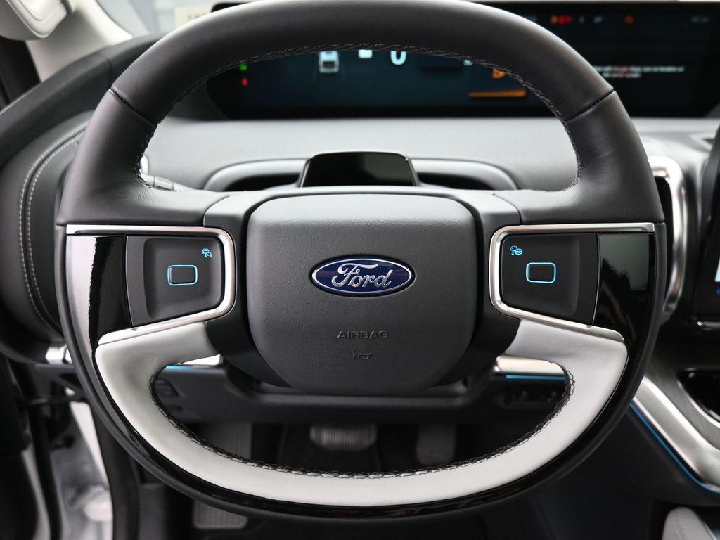 new 2025 Ford Expedition car, priced at $91,290