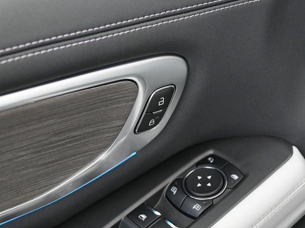 new 2025 Ford Expedition car, priced at $91,290