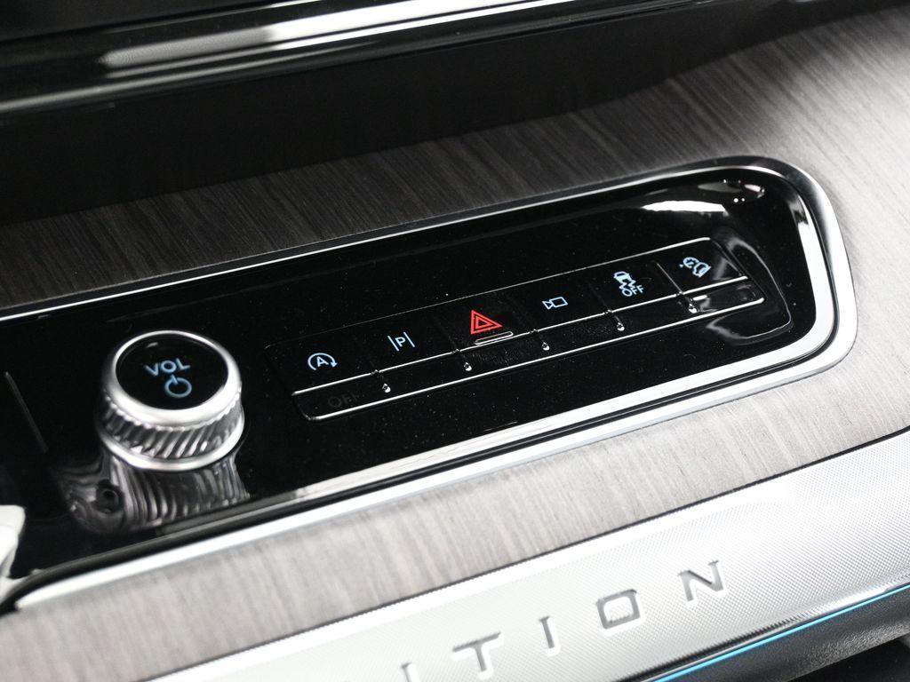 new 2025 Ford Expedition car, priced at $91,290