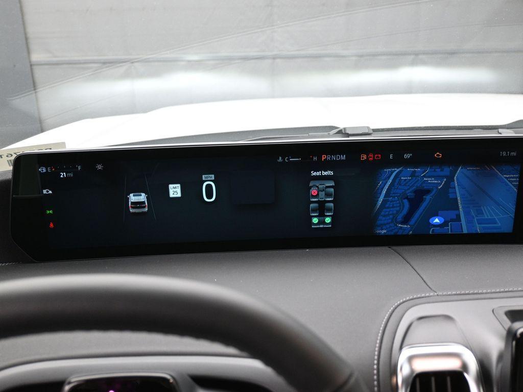 new 2025 Ford Expedition car, priced at $91,290