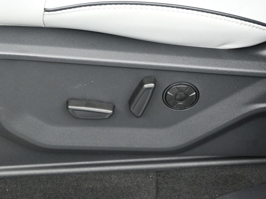 new 2025 Ford Expedition car, priced at $91,290