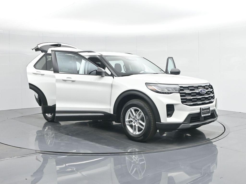 new 2025 Ford Explorer car, priced at $44,145