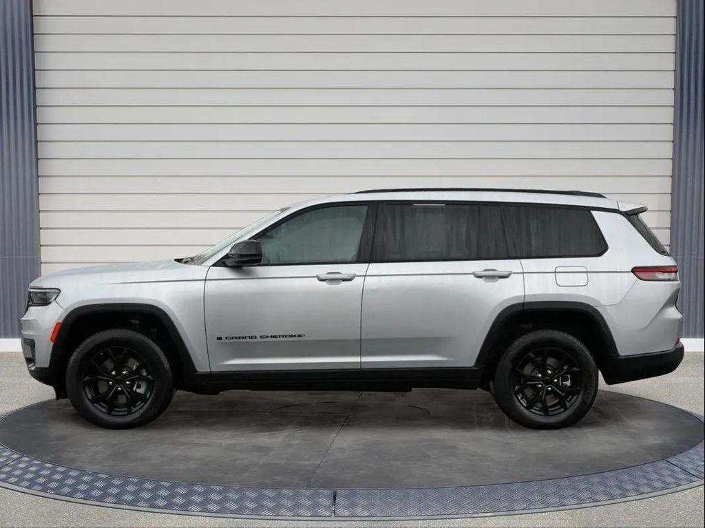 used 2024 Jeep Grand Cherokee L car, priced at $28,444