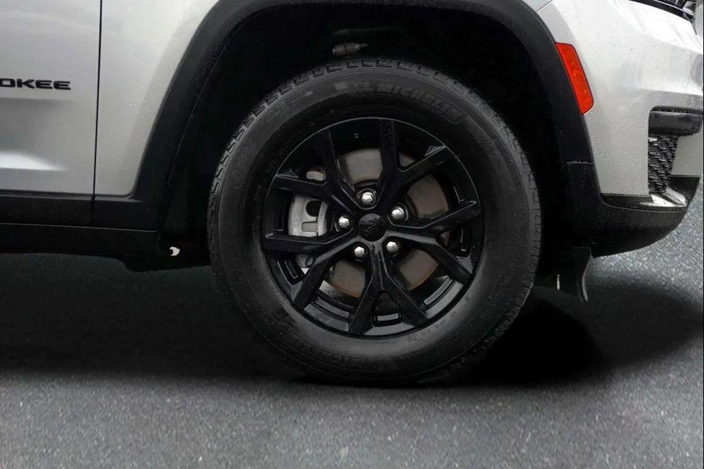 used 2024 Jeep Grand Cherokee L car, priced at $28,444
