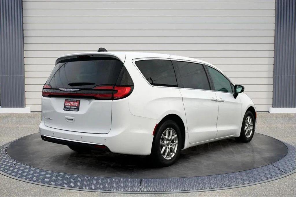 used 2024 Chrysler Pacifica car, priced at $27,988