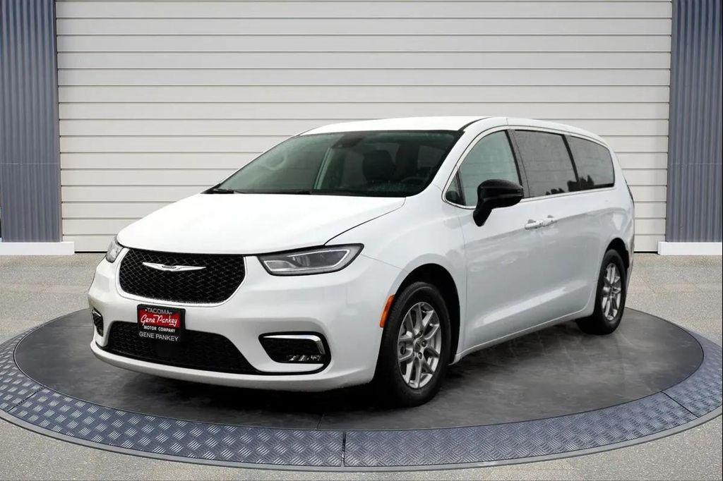 used 2024 Chrysler Pacifica car, priced at $27,988