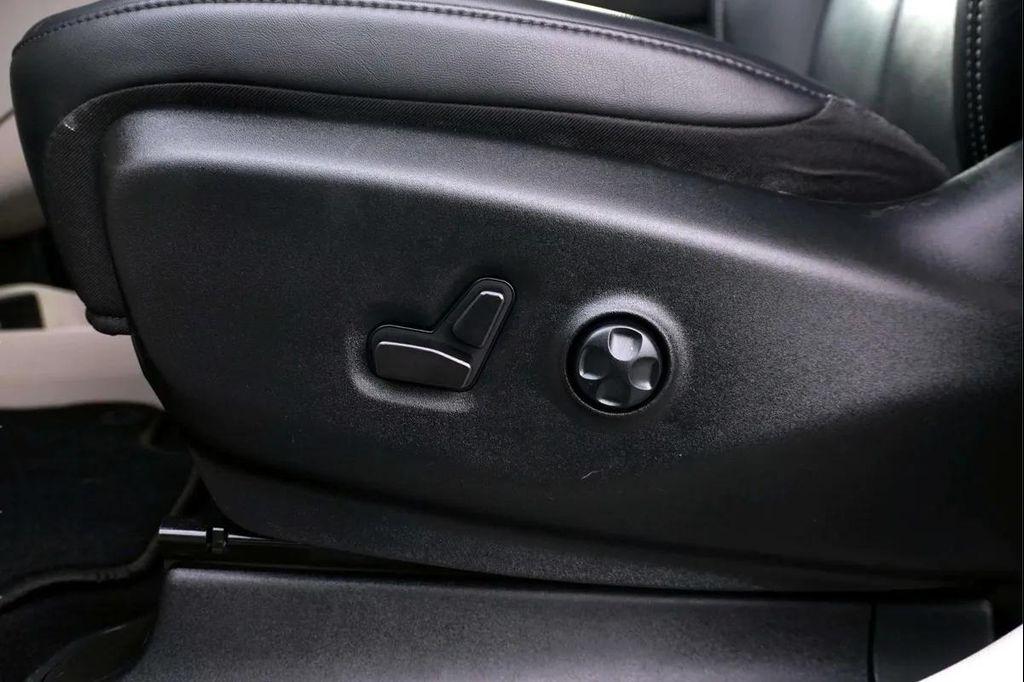 used 2024 Chrysler Pacifica car, priced at $27,988