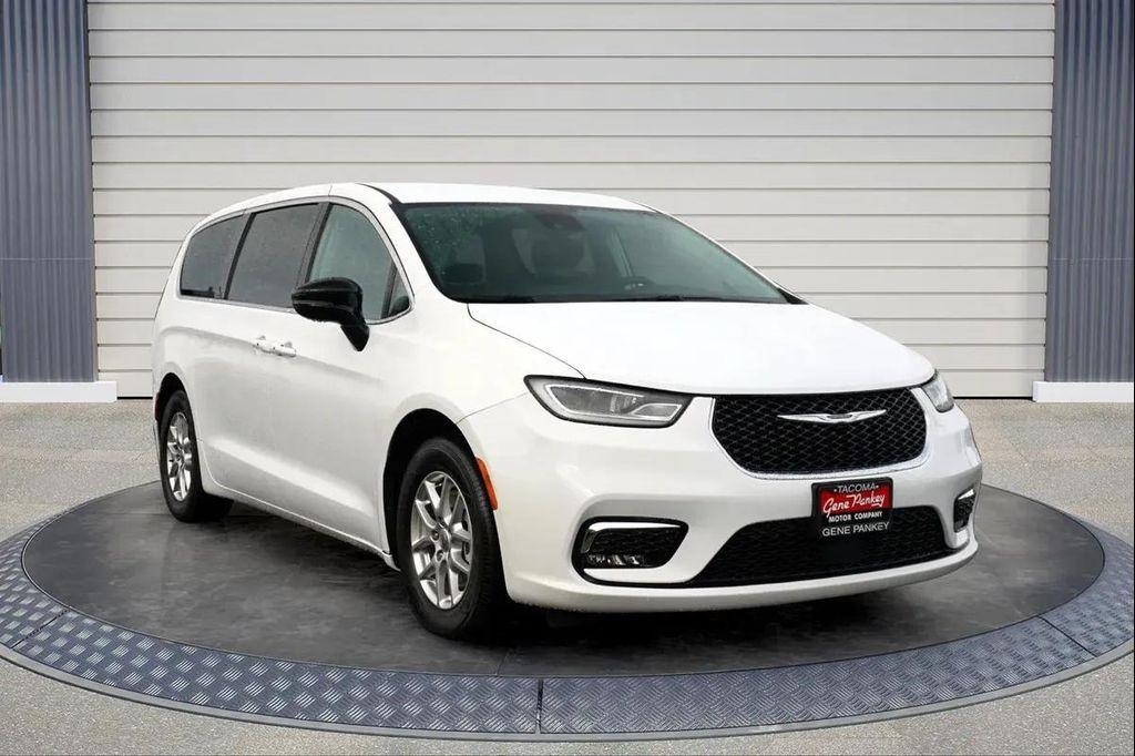 used 2024 Chrysler Pacifica car, priced at $27,988