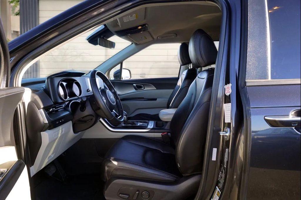 used 2024 Kia Carnival car, priced at $30,988