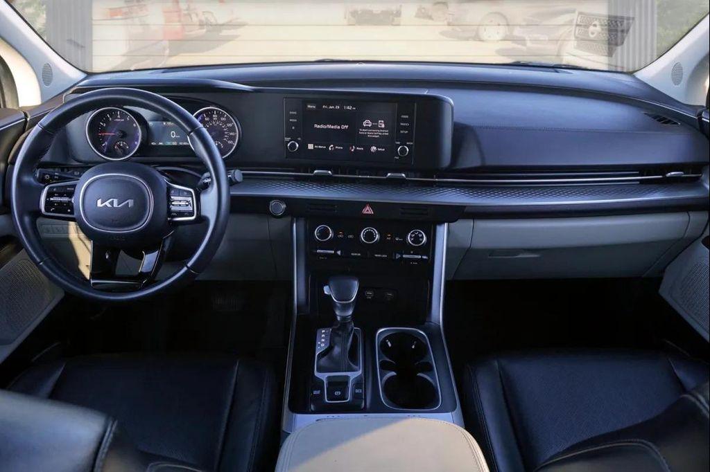 used 2024 Kia Carnival car, priced at $30,988