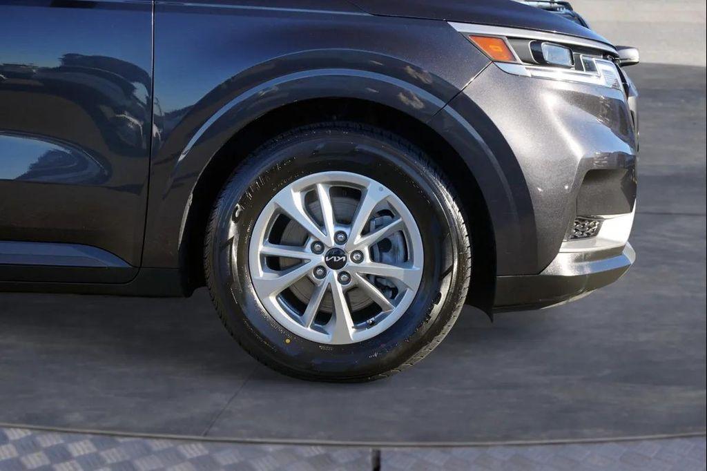 used 2024 Kia Carnival car, priced at $30,988