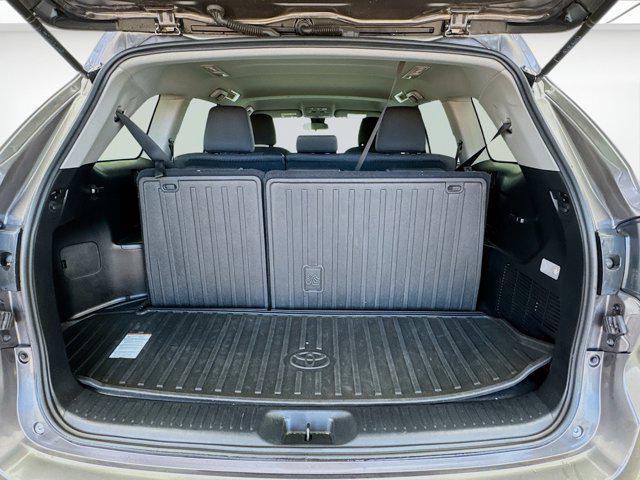used 2018 Toyota Highlander car, priced at $19,888