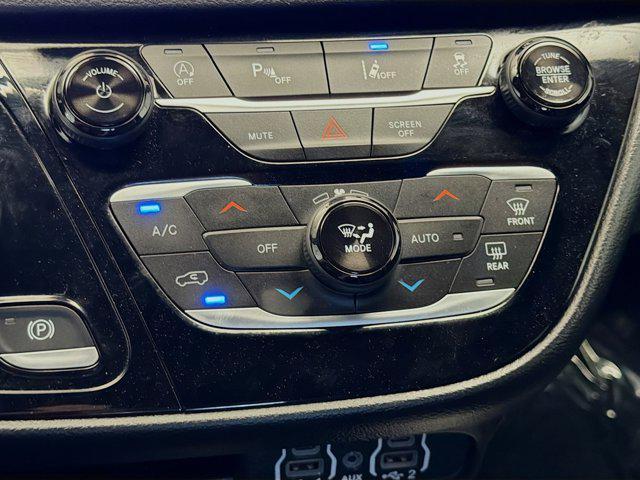 used 2025 Chrysler Pacifica car, priced at $20,776