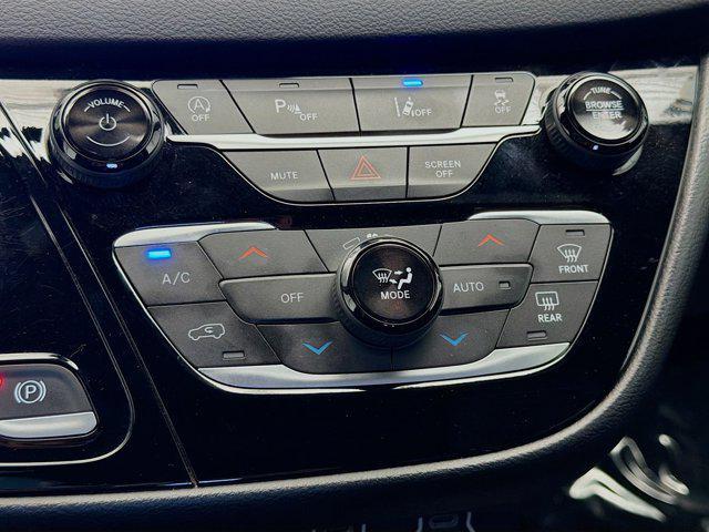 used 2025 Chrysler Pacifica car, priced at $26,869
