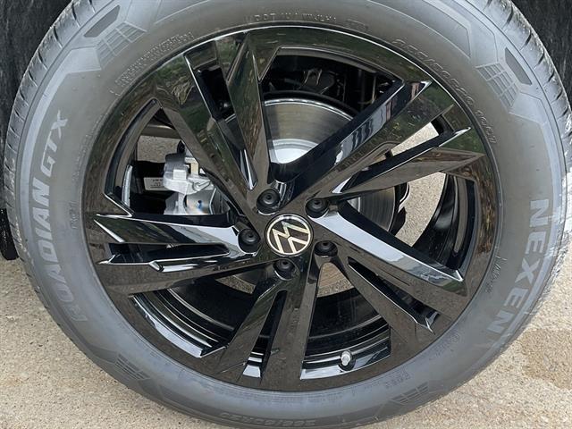 new 2026 Volkswagen Atlas Cross Sport car, priced at $48,780