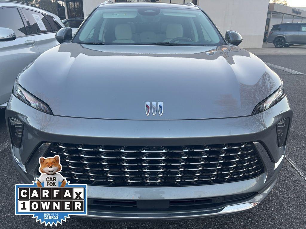 used 2025 Buick Envision car, priced at $38,440