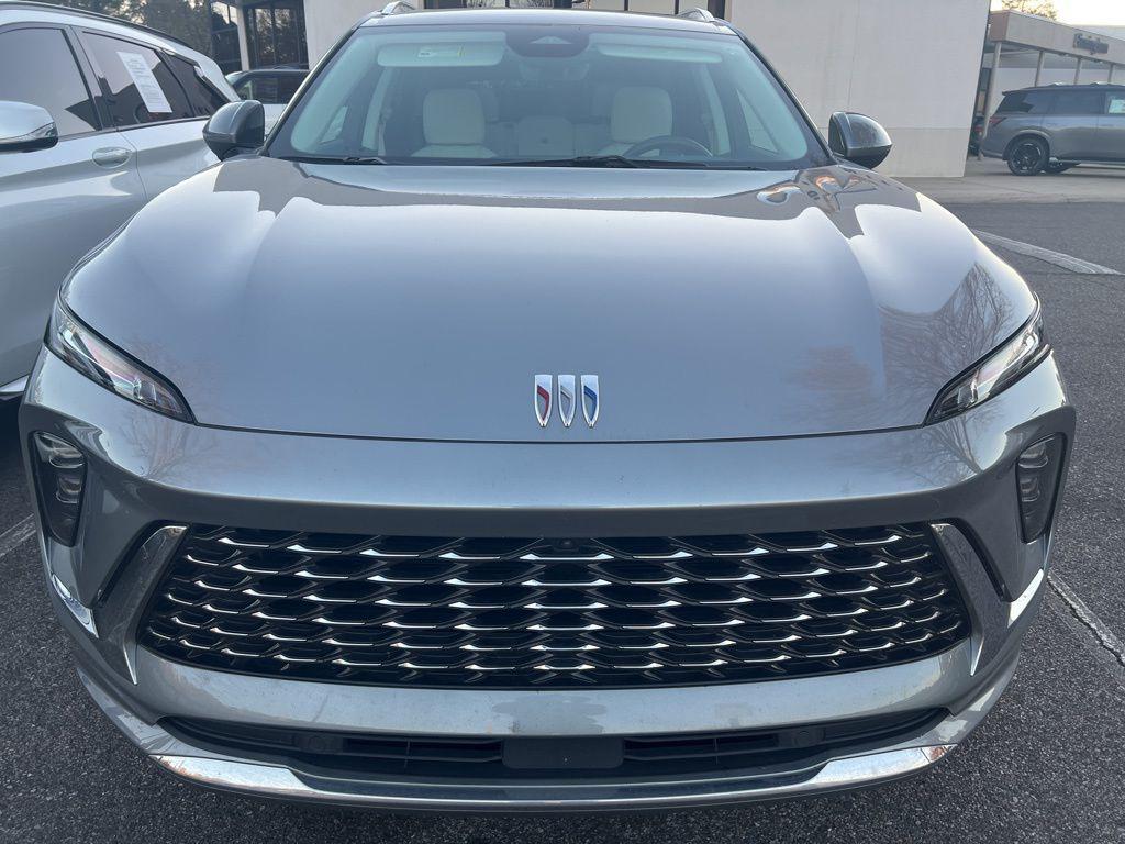 used 2025 Buick Envision car, priced at $38,440