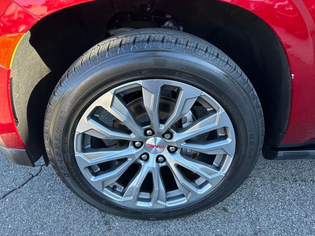 used 2021 GMC Yukon car, priced at $46,305