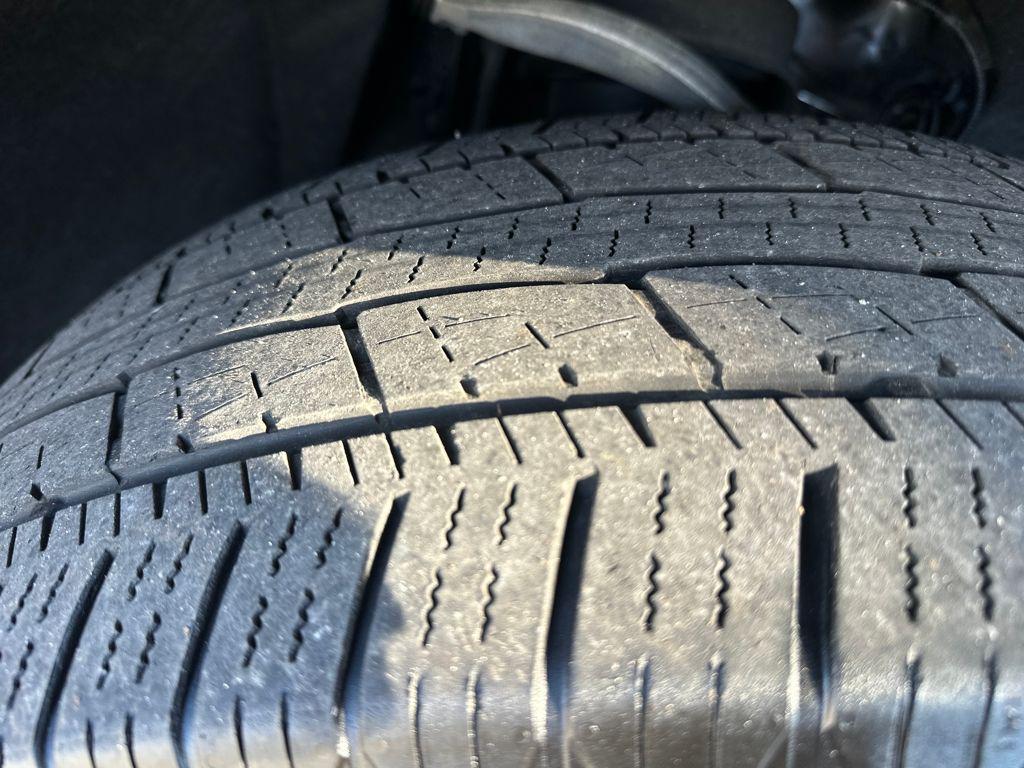 used 2021 GMC Yukon car, priced at $46,305