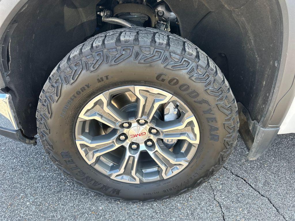 used 2023 GMC Sierra 1500 car, priced at $38,290