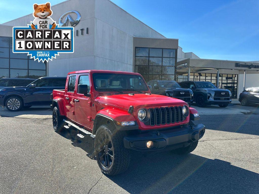 used 2025 Jeep Gladiator car, priced at $38,000